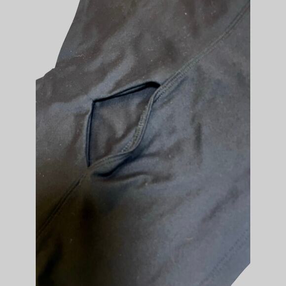 ABERCROMBIE & FITCH BLACK CROPPED TANK TOP V NECKLINE CUTOUT DETAIL CENTER SZ M - Picture 4 of 7